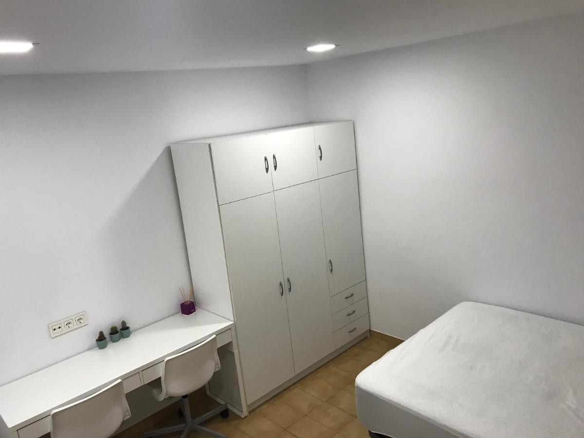 Piso Centrico Con Parking A 20Min De Barcelona Apartman Terrassa Kültér fotó