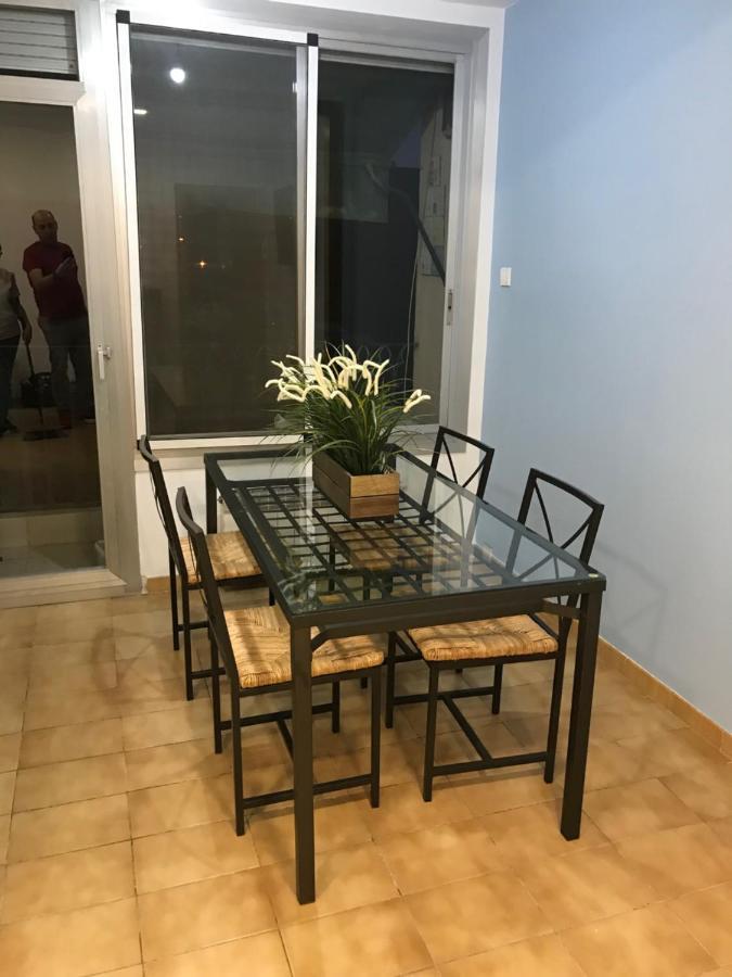 Piso Centrico Con Parking A 20Min De Barcelona Apartman Terrassa Kültér fotó